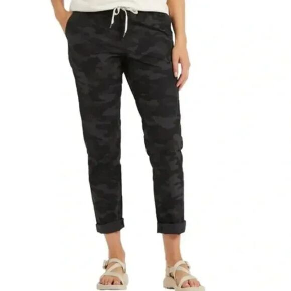 Vuori Pants - Vuori Ripstop Pant Camo Joggers Medium
